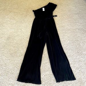 Black one-Shoulder Romper